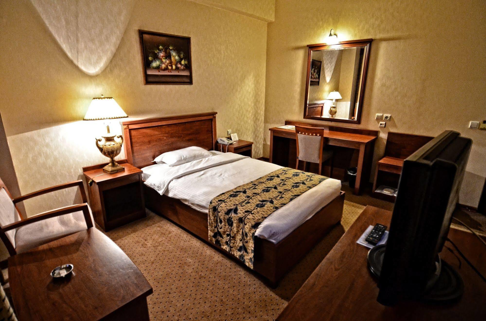 Akgun Elazig Hotel Bagian luar foto